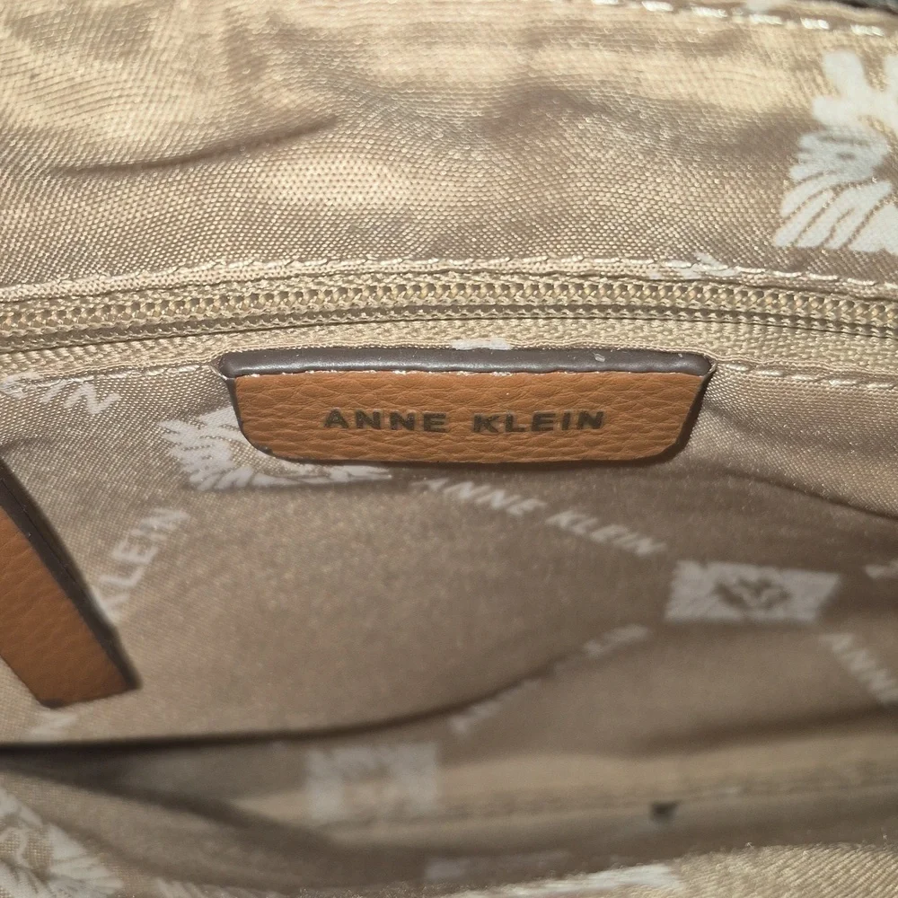 Anne Klein logo pattern wallet/wristlet